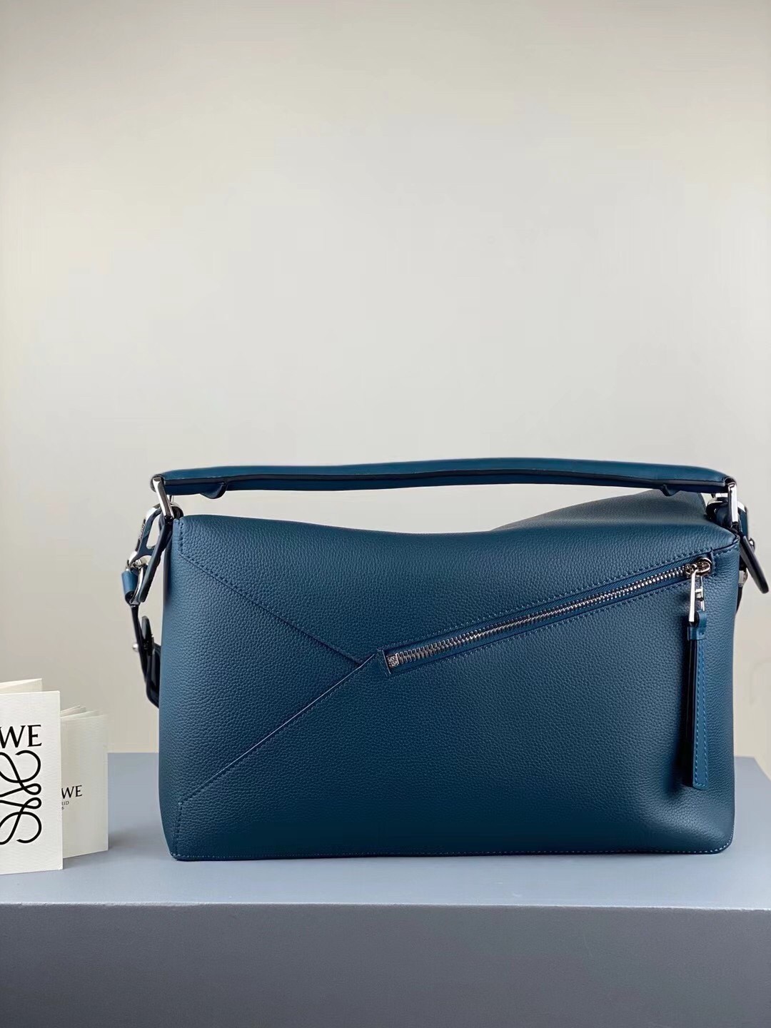 Loewe Large Puzzle Bag In Blue Grained Leather 621