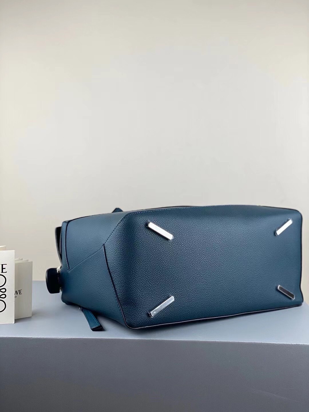 Loewe Large Puzzle Bag In Blue Grained Leather 621