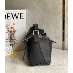 Loewe Puzzle Medium Bag In Black Classic Calfskin 702