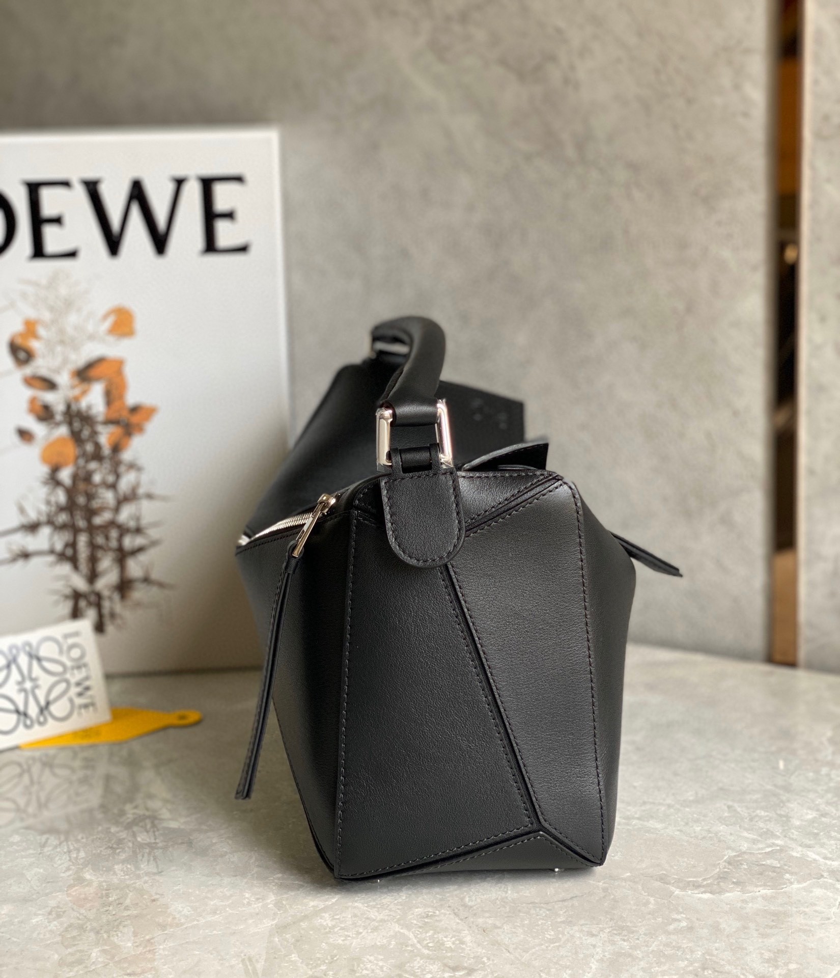 Loewe Puzzle Medium Bag In Black Classic Calfskin 702