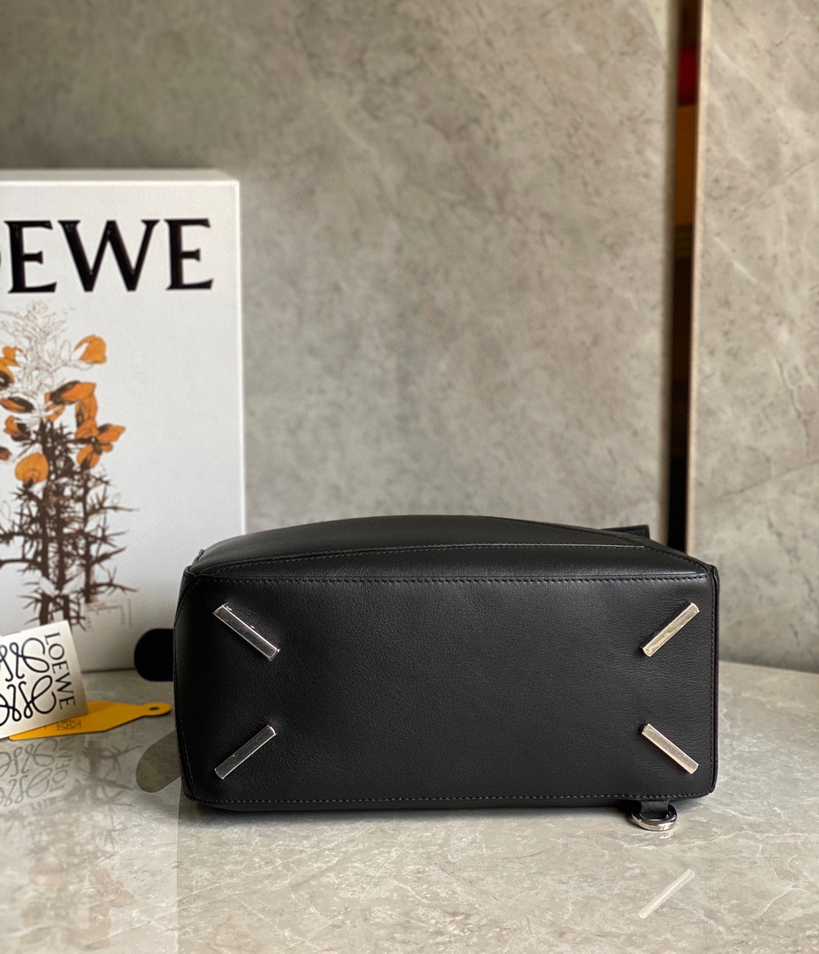 Loewe Puzzle Medium Bag In Black Classic Calfskin 702