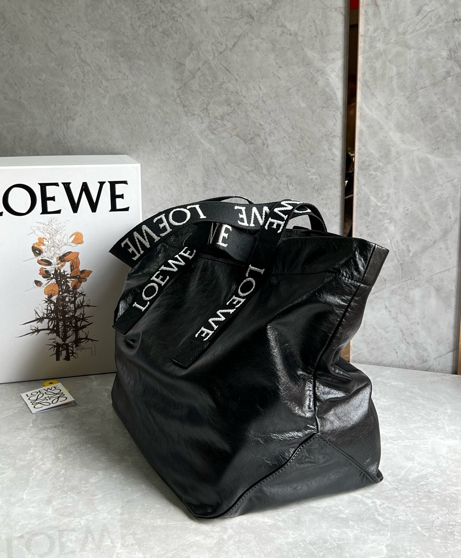 Loewe Fold Shopper Bag in Black Paper Calfskin  634