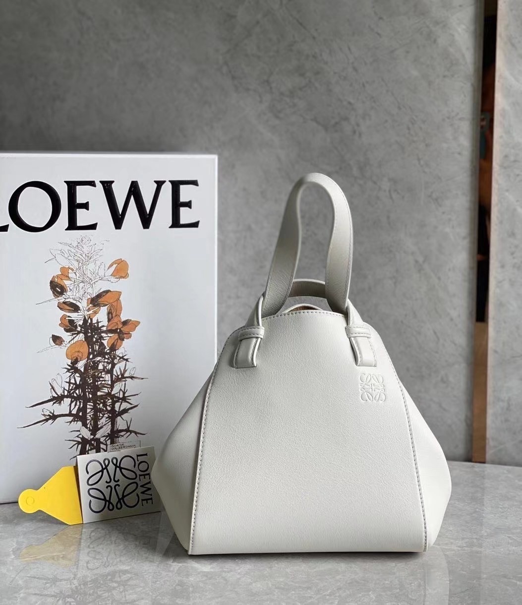 Loewe Hammock Nugget Bag In White Calfskin 400