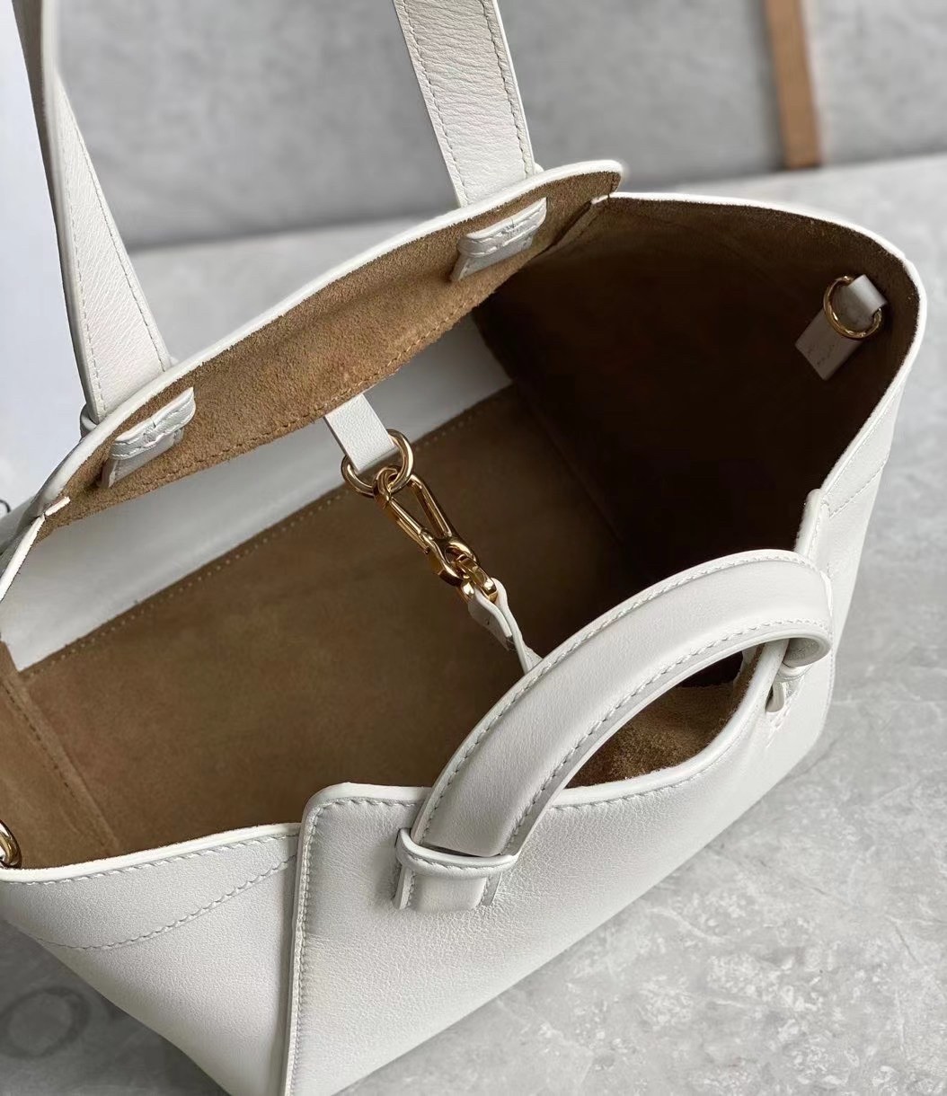 Loewe Hammock Nugget Bag In White Calfskin 400