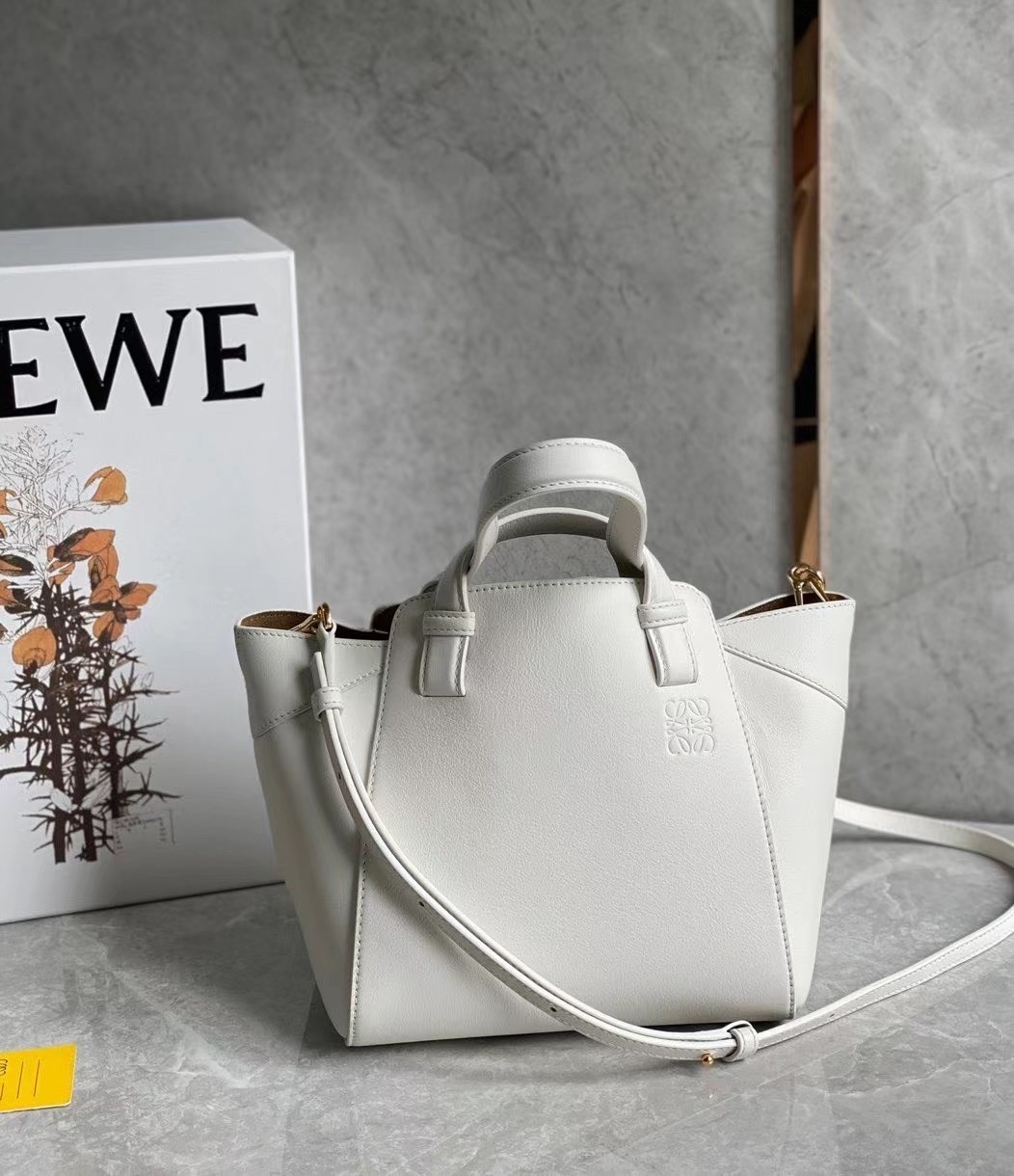 Loewe Hammock Nugget Bag In White Calfskin 400