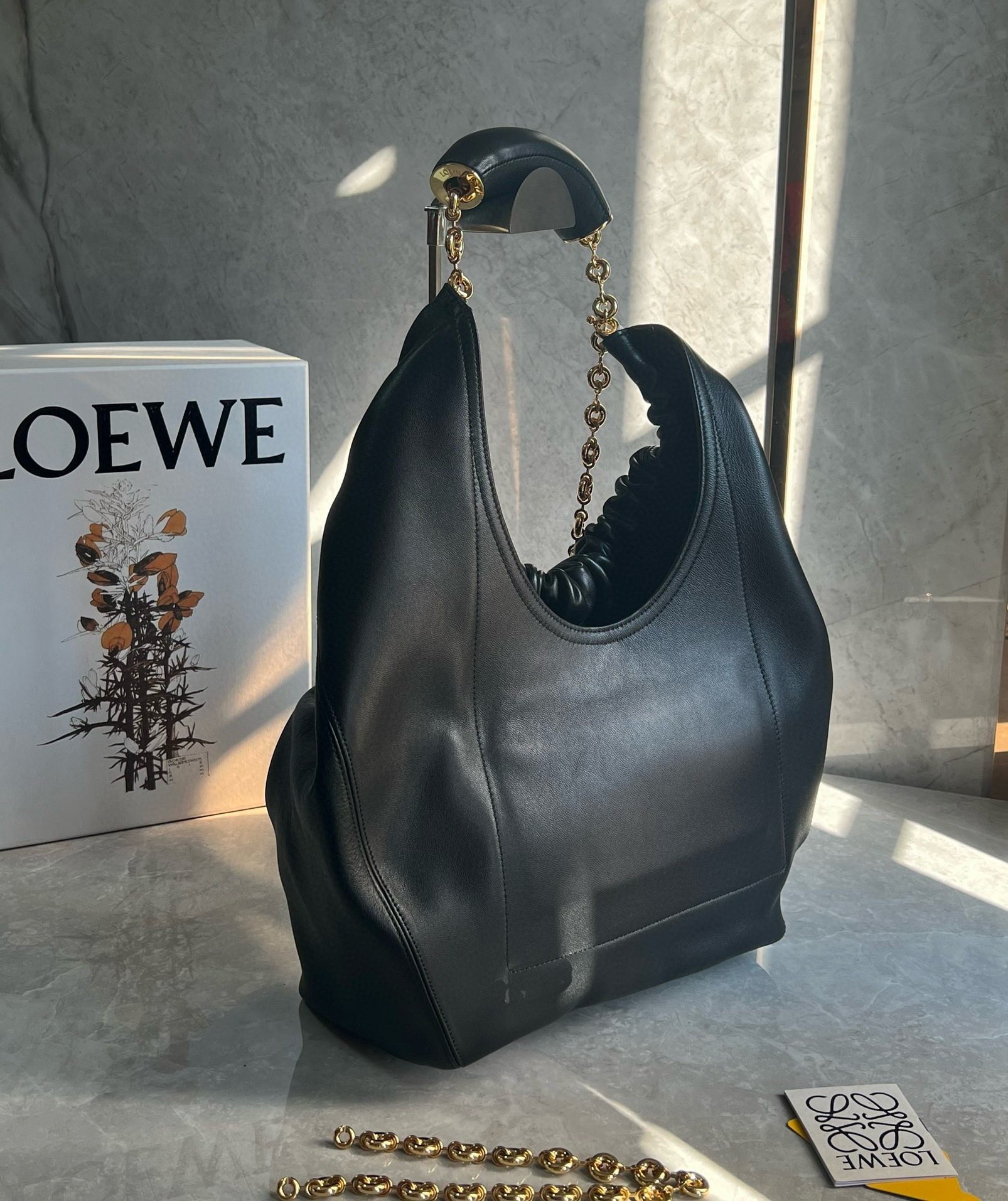 Loewe Medium Squeeze Bag in Black Nappa Lambskin 343