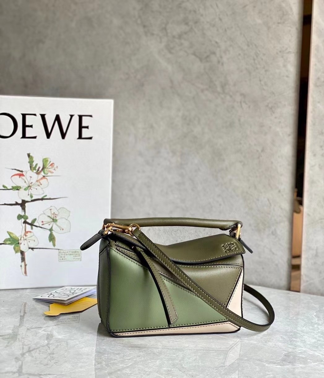 Loewe Puzzle Mini Bag In Green/Oat Calfskin 374