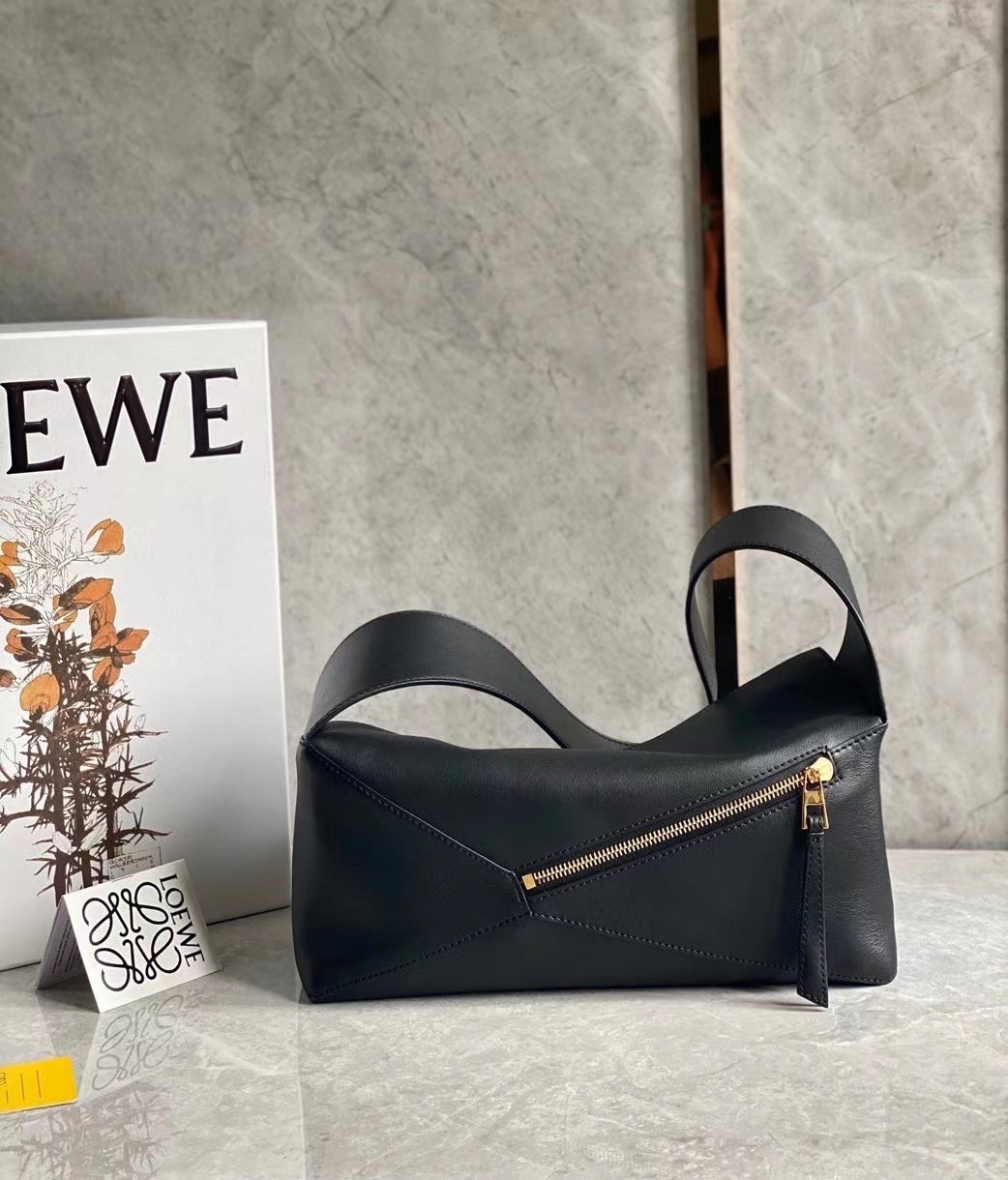 Loewe Puzzle Hobo Bag In Black Nappa Calfskin 398