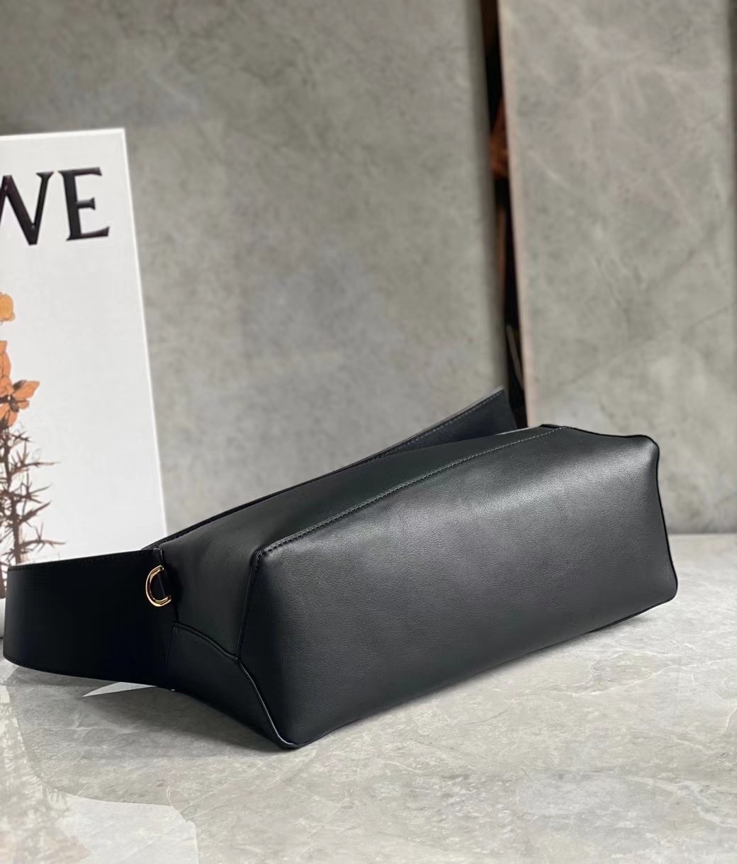 Loewe Puzzle Hobo Bag In Black Nappa Calfskin 398