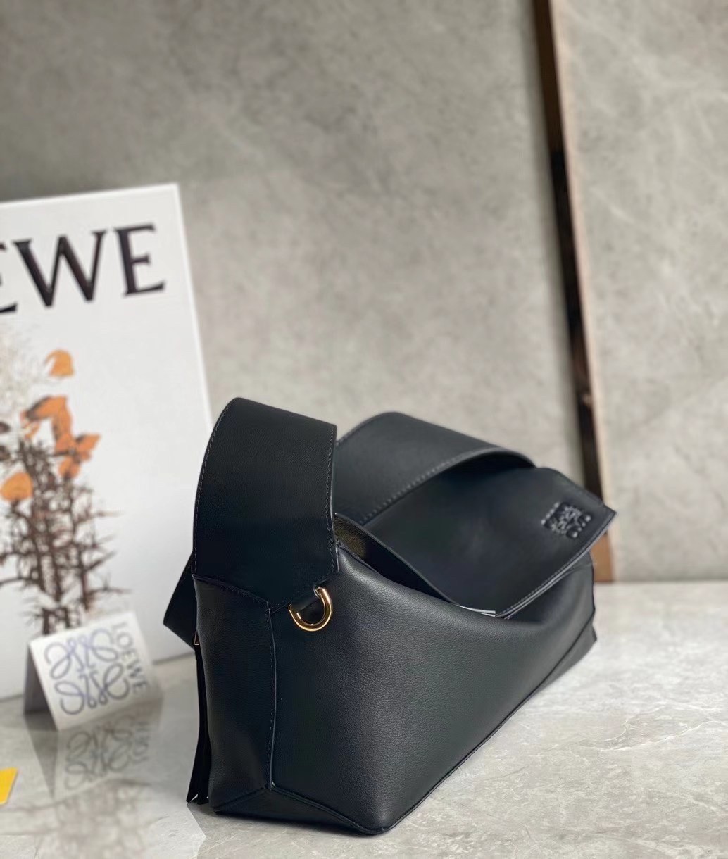 Loewe Puzzle Hobo Bag In Black Nappa Calfskin 398