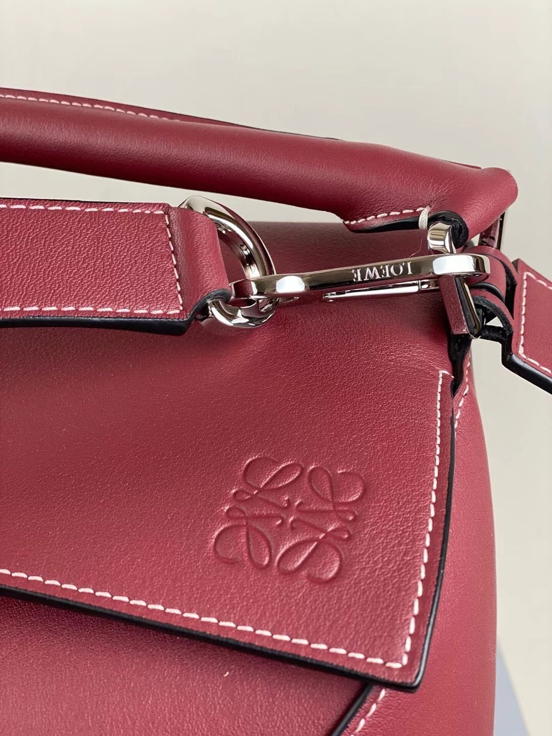 Loewe Large Puzzle Bag In Bordeaux Calfskin 324