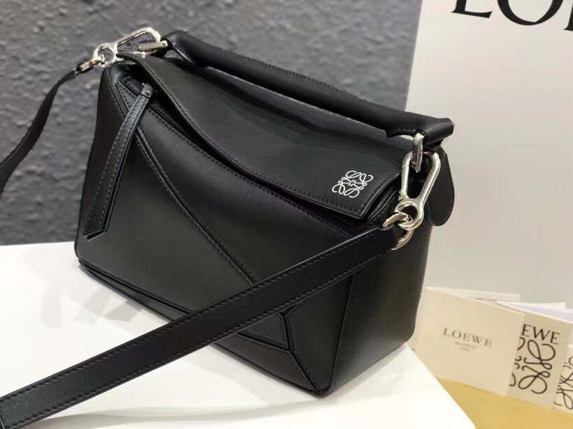 Loewe Small Puzzle Bag In Black Calfskin Leather 993