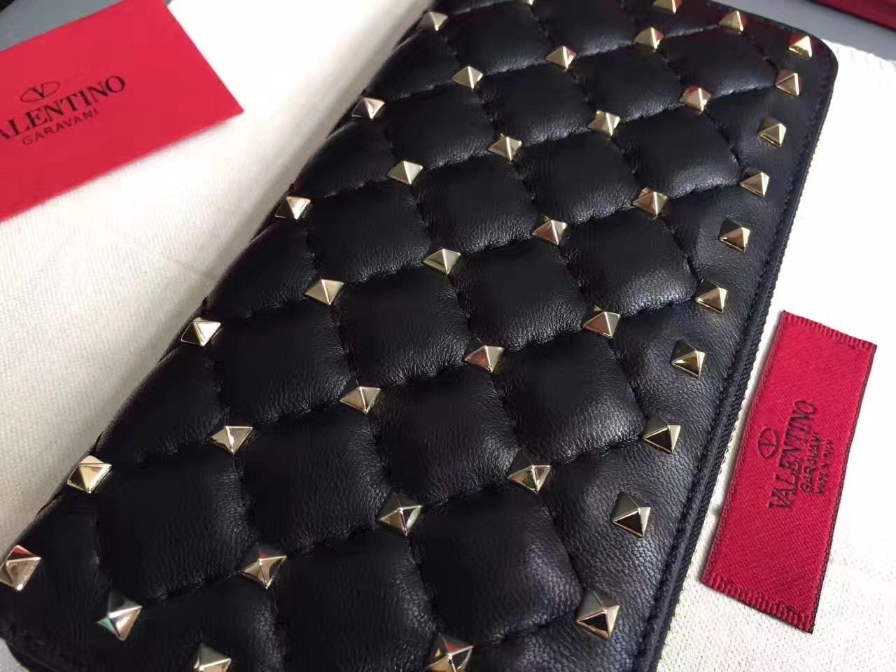 Valentino Rockstud Spike Zip Wallet In Noir Lambskin 260