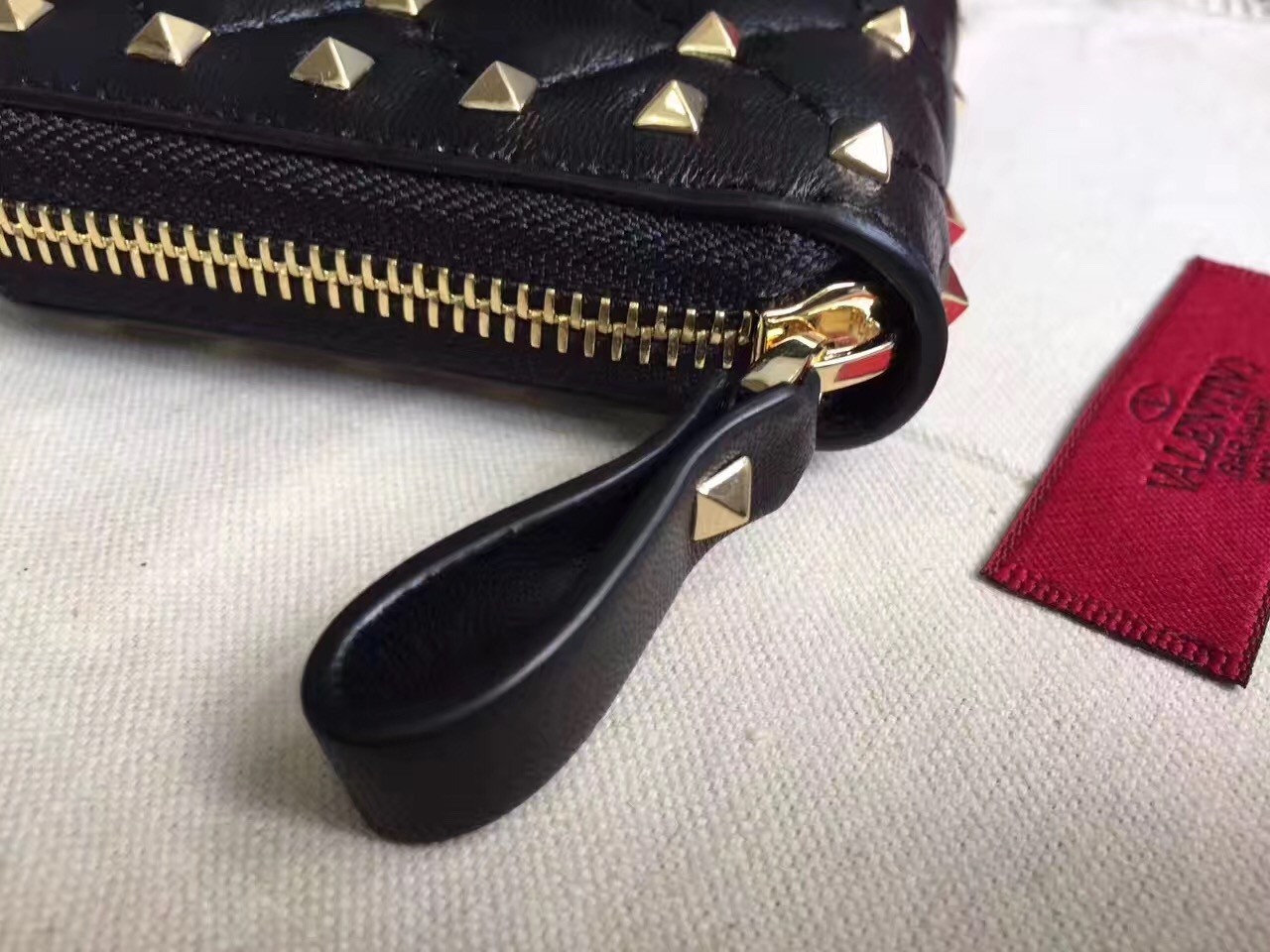 Valentino Rockstud Spike Zip Wallet In Noir Lambskin 260