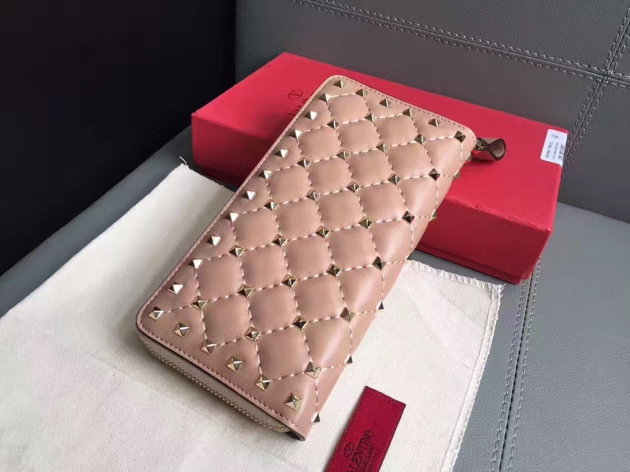 Valentino Rockstud Spike Zip Wallet In Pastel Pink Lambskin 805