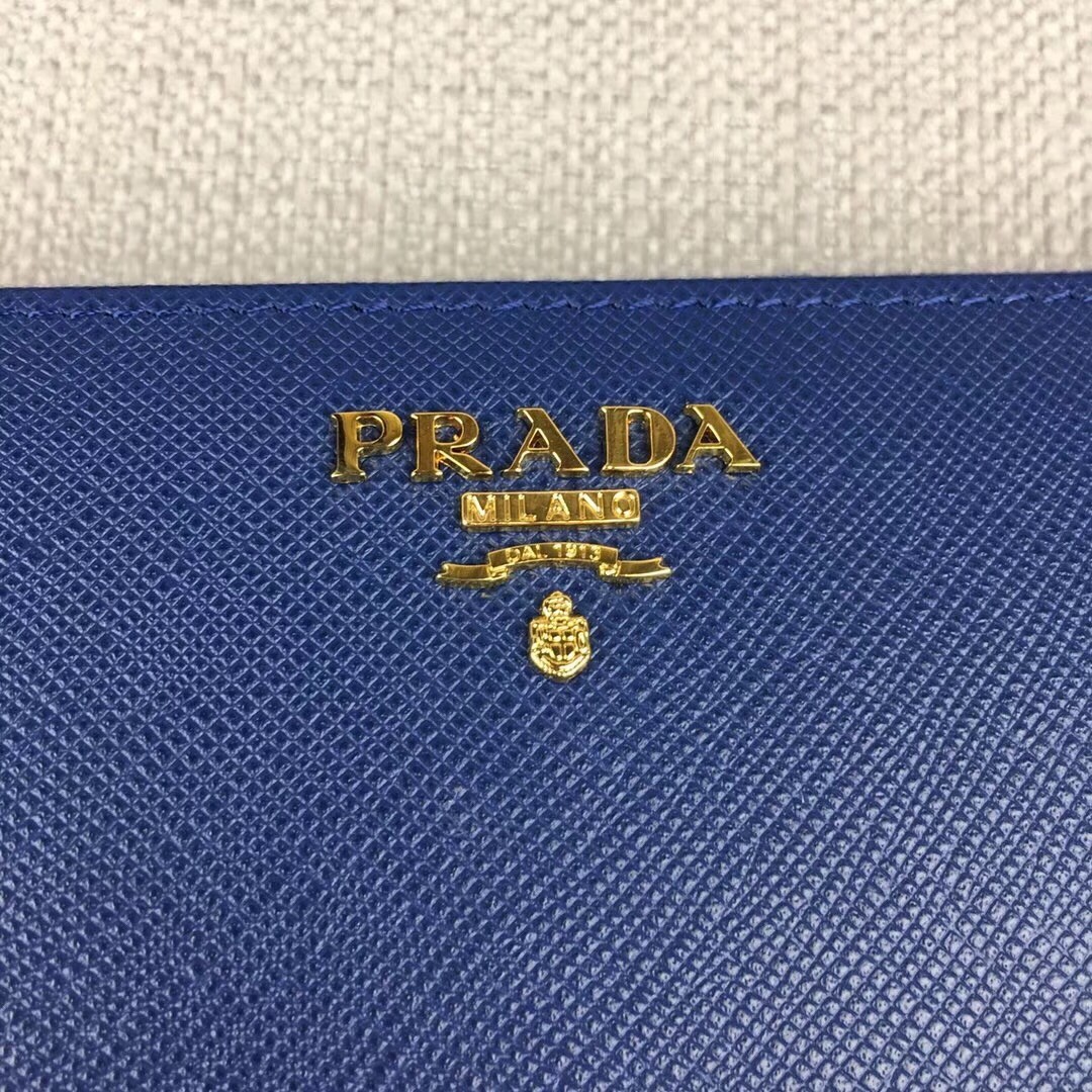 Prada Zipped Wallet In Blue Saffiano Leather 974