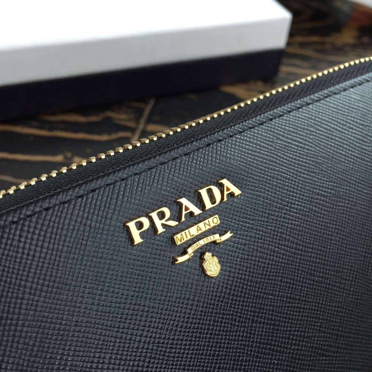 Prada Zipped Wallet In Black Saffiano Leather 449
