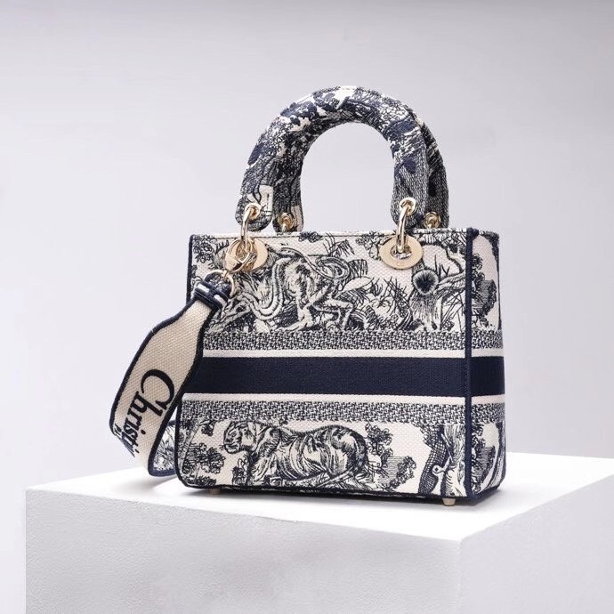 Dior Medium Lady D-Lite Bag In Blue Toile de Jouy Embroidery 923