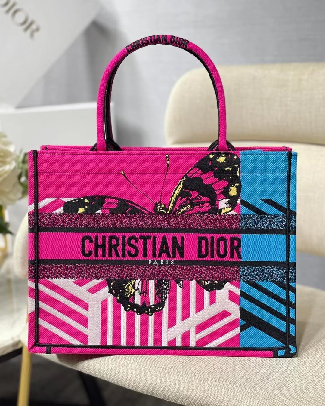 Dior Medium Book Tote Bag In Pink D-Jungle Pop Embroidery 923