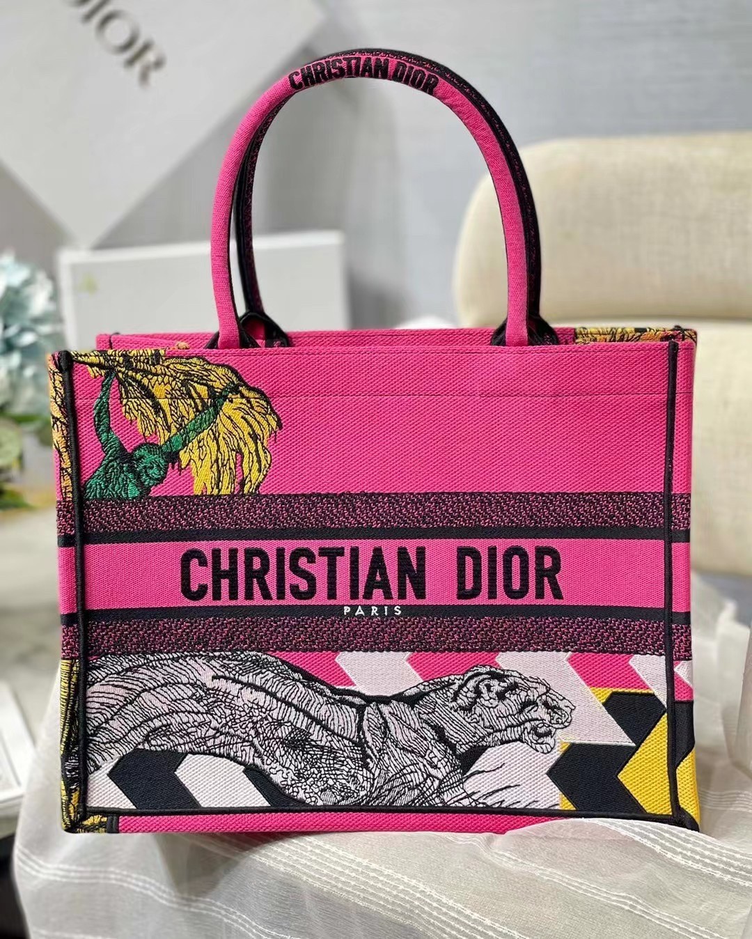 Dior Medium Book Tote Bag In Toile de Jouy Zoom Pop Embroidery 957