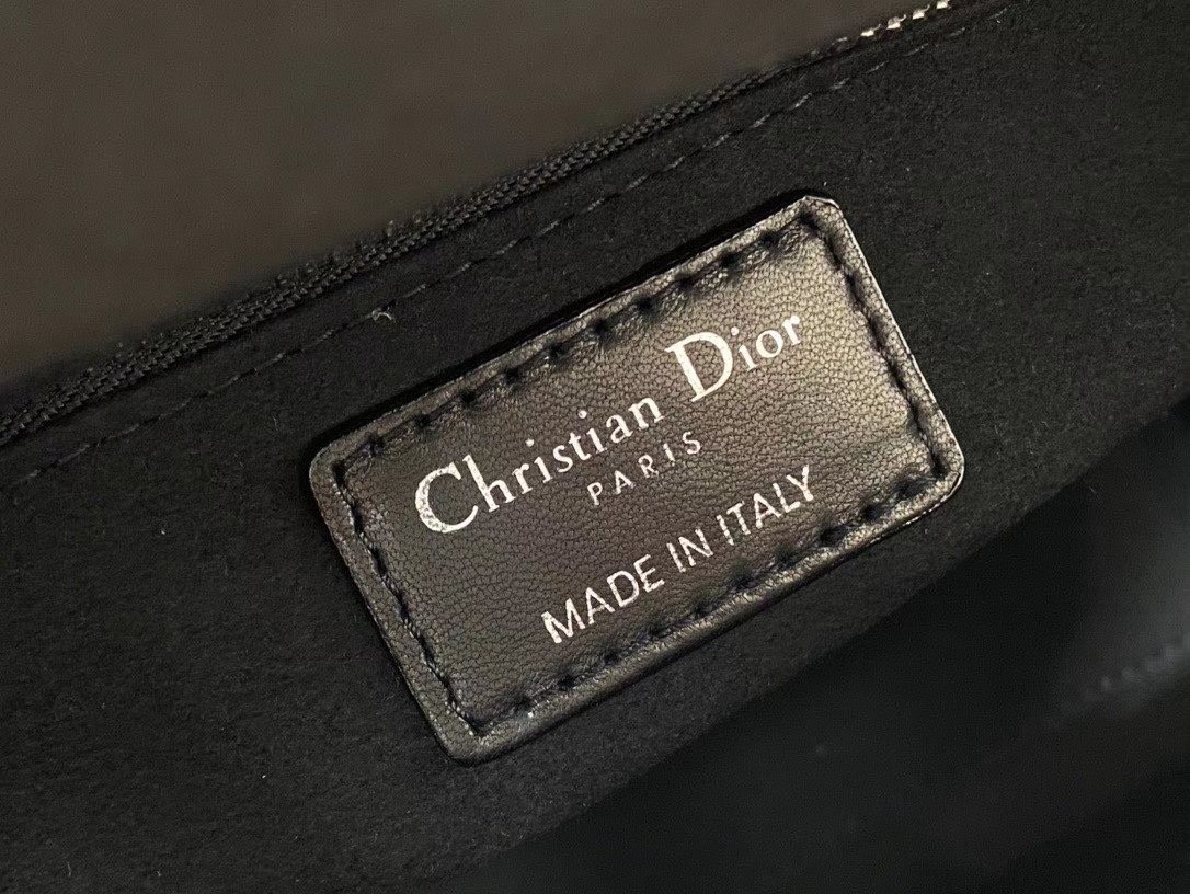 Dior Medium Lady Dior Bag In Noir Cannage Lambskin 930