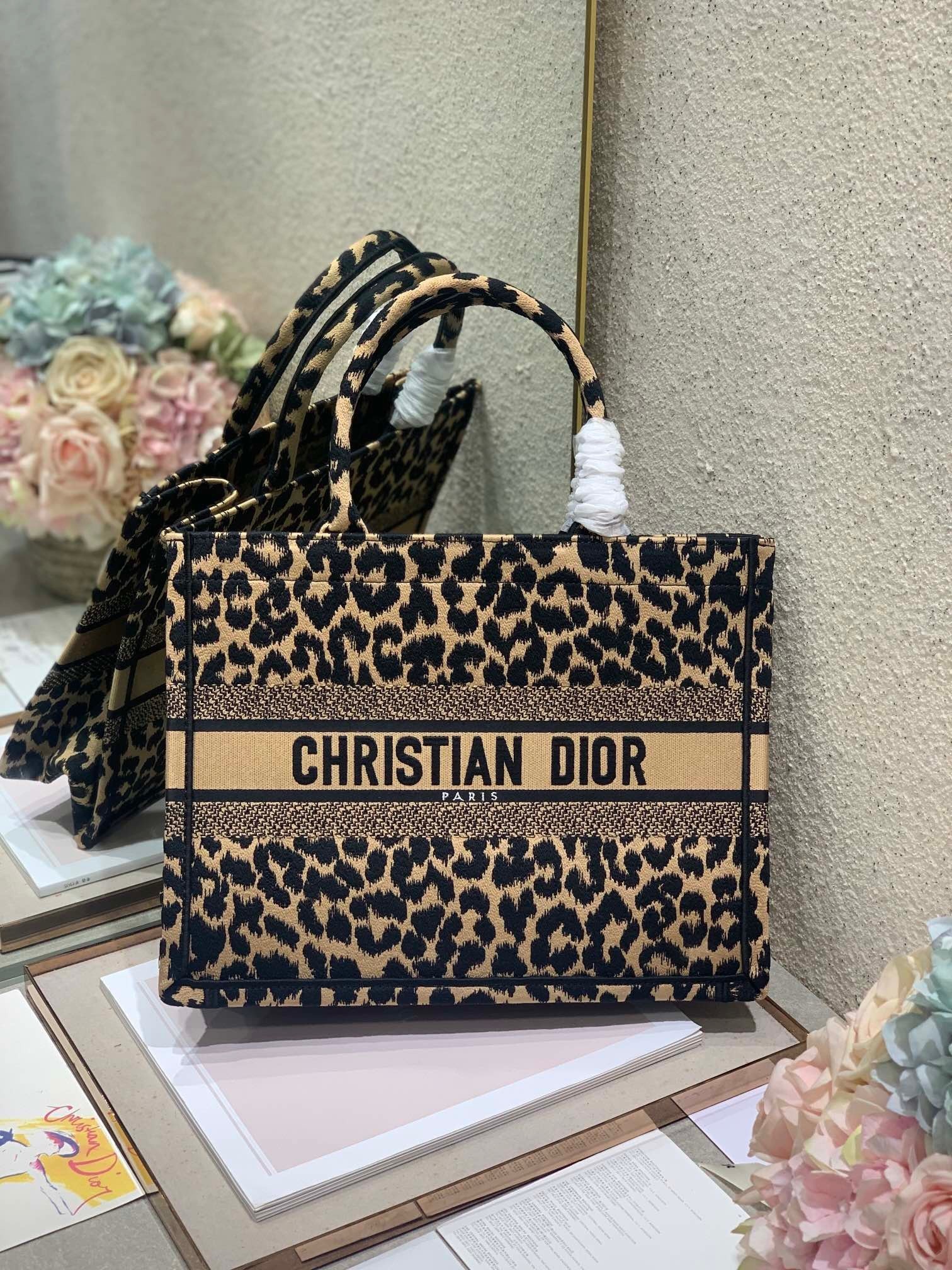 Dior Medium Book Tote In Beige Multicolor Mizza Embroidery 150