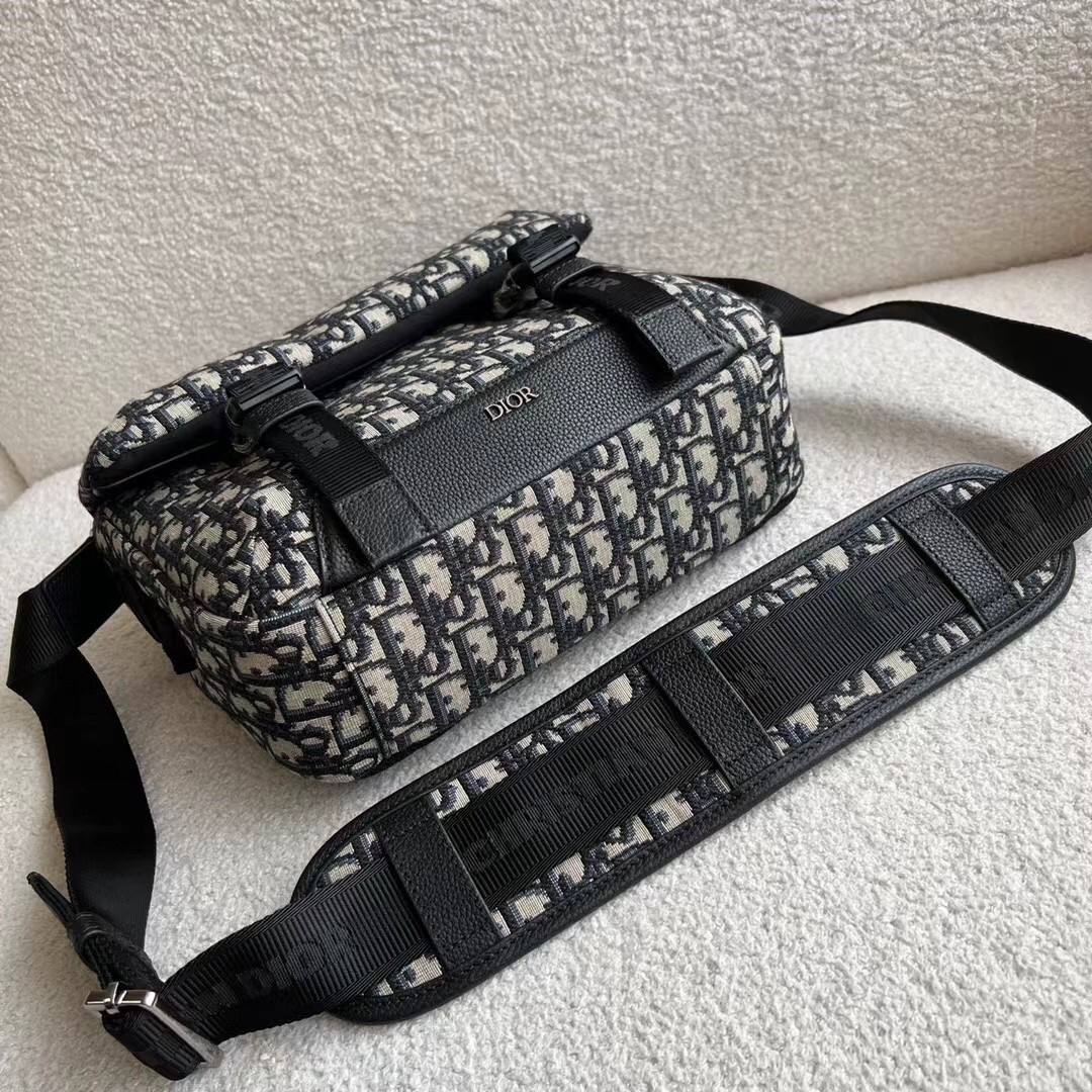 Dior Explorer Messenger Bag In Black Dior Oblique Jacquard 366