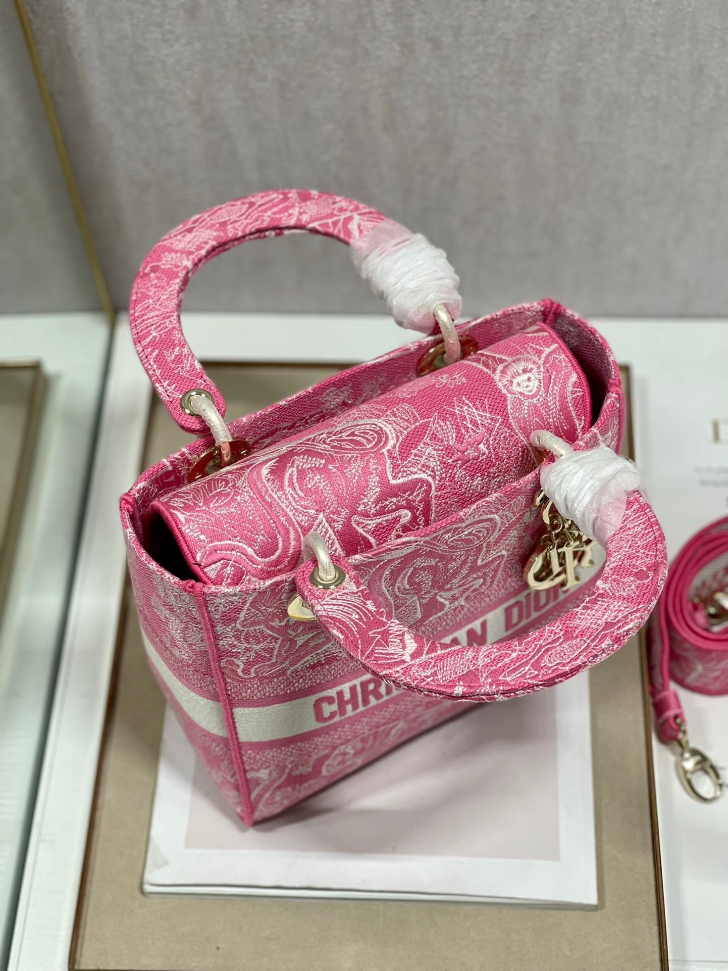 Dior Medium Lady D-Lite Bag In Fluorescent Pink Toile de Jouy Reverse Embroidery 650