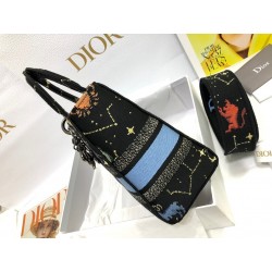 Dior Medium Lady D-Lite Bag In Black Pixel Zodiac Embroidery 513