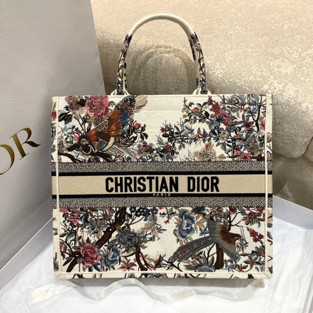 Dior Large Book Tote Bag In White Jardin d'Hiver Embroidery 702