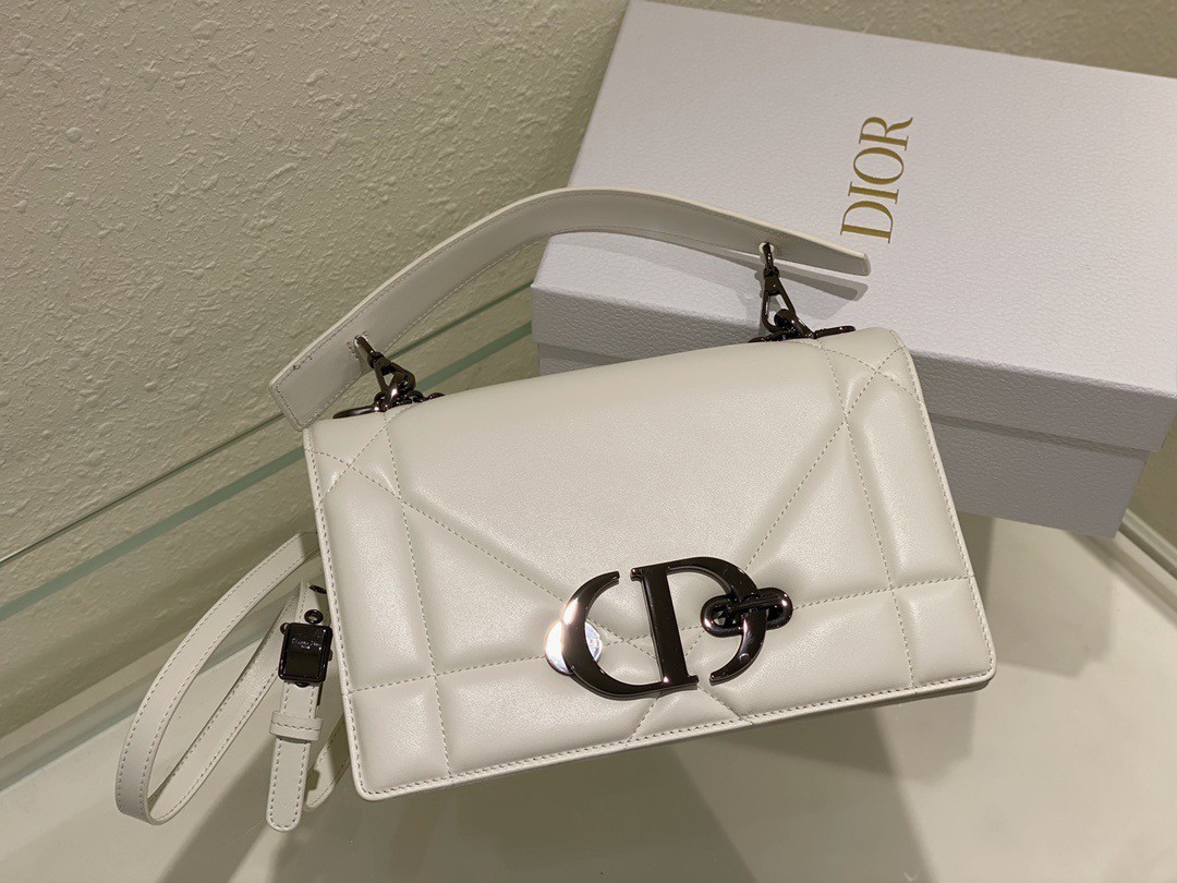 Dior 30 Montaigne Chain Bag With Handle In White Lambskin 104