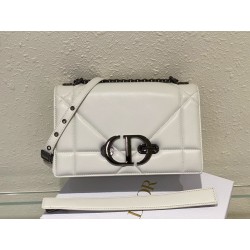 Dior 30 Montaigne Chain Bag With Handle In White Lambskin 104