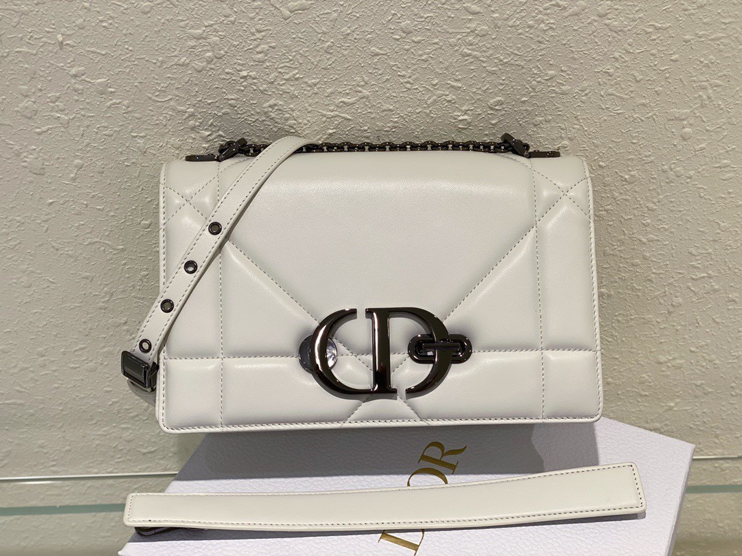 Dior 30 Montaigne Chain Bag With Handle In White Lambskin 104