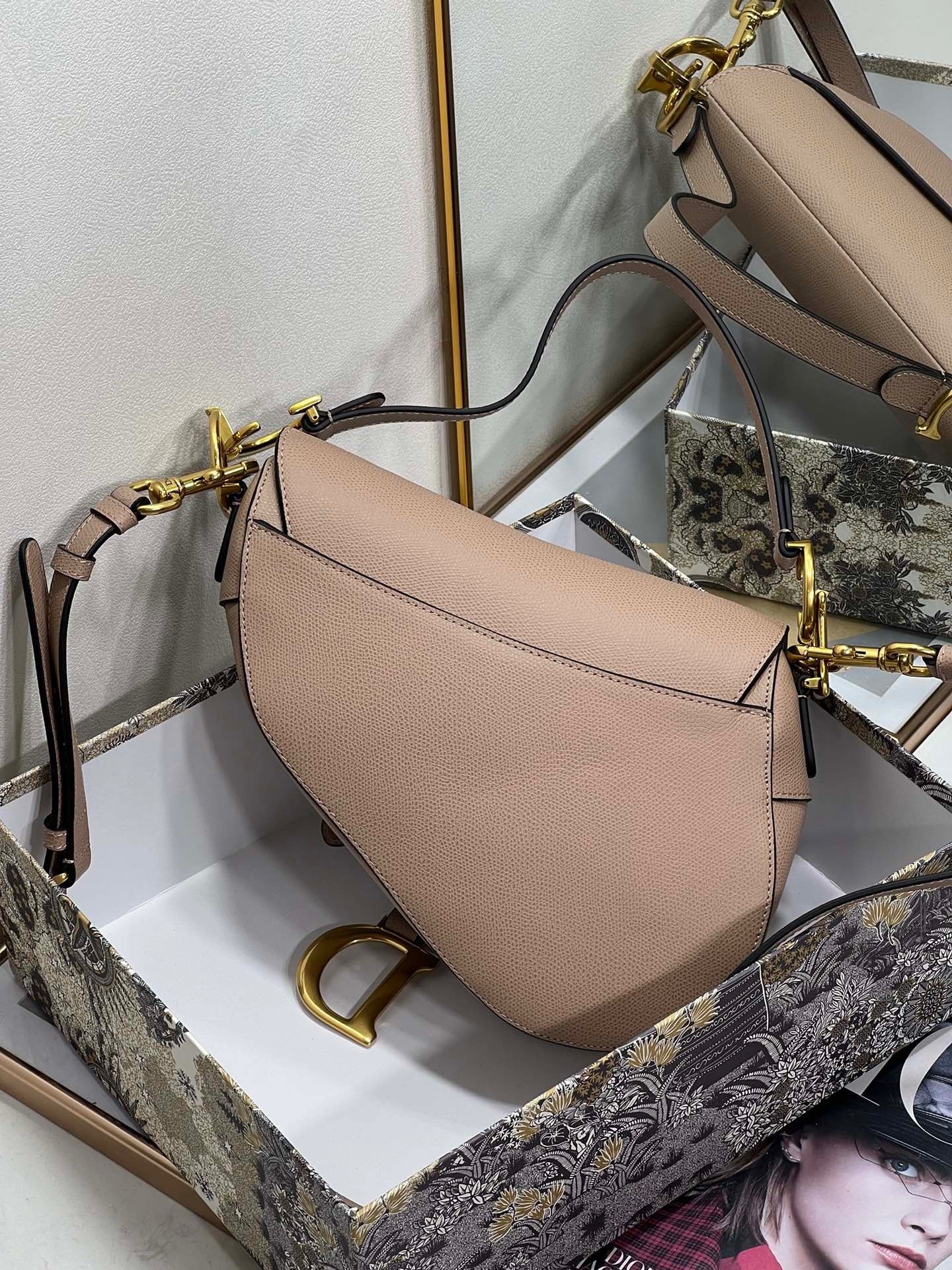 Dior Saddle Bag with Strap in Warm Taupe Grained Calfskin 804