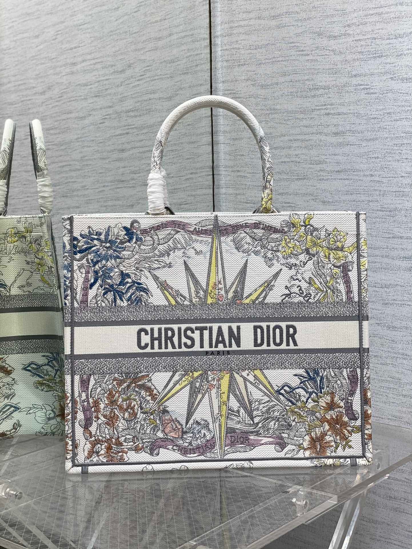 Dior Large Dior Book Tote In White Multicolor Rêve d'Infini Embroidery 410