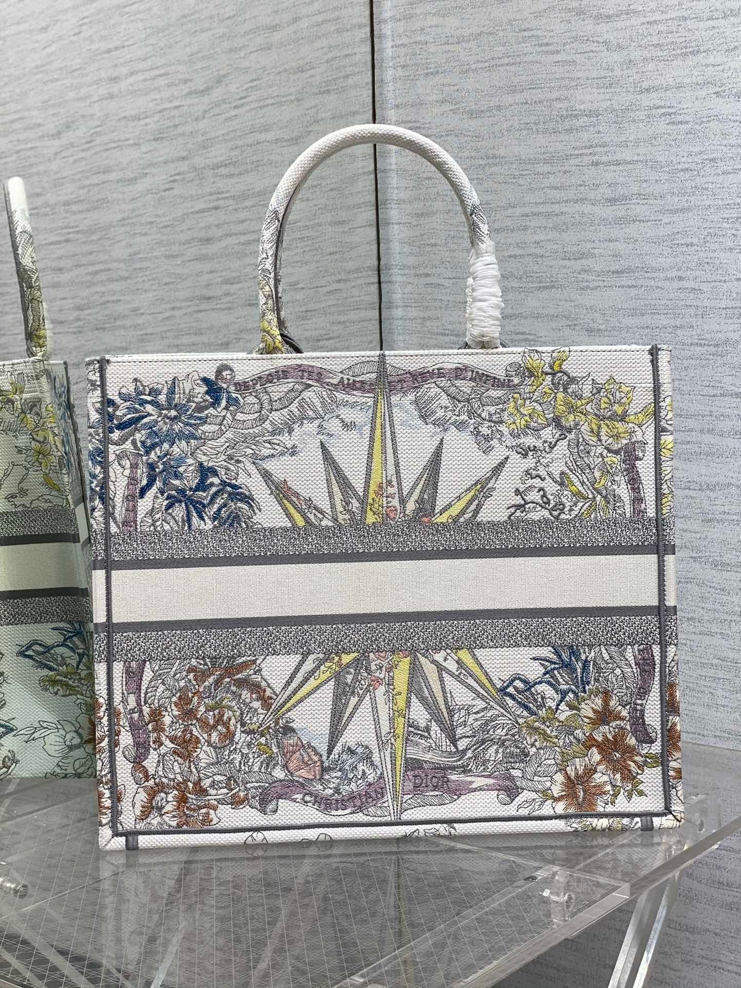 Dior Large Dior Book Tote In White Multicolor Rêve d'Infini Embroidery 410