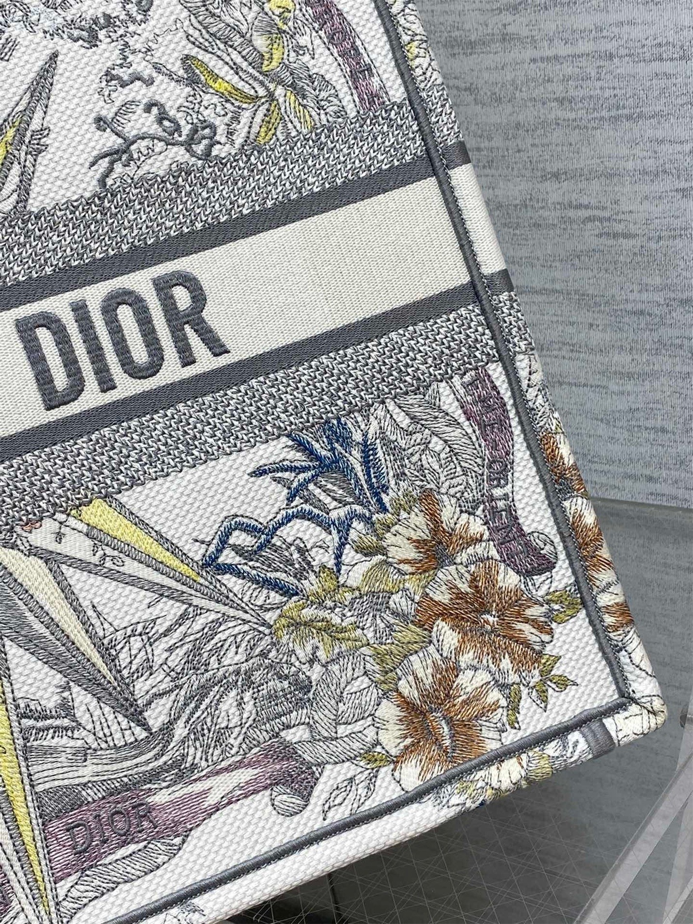 Dior Large Dior Book Tote In White Multicolor Rêve d'Infini Embroidery 410