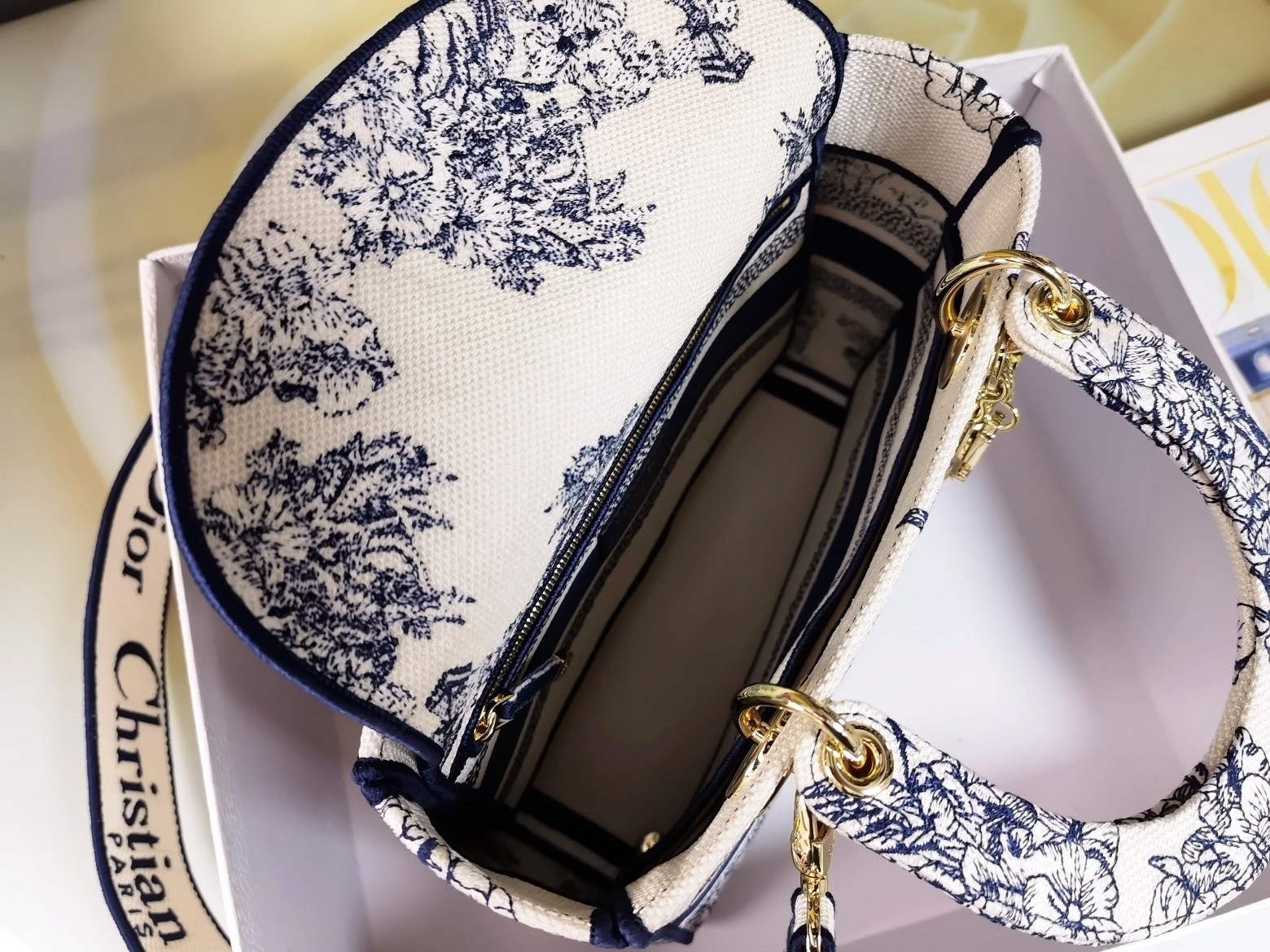 Dior Medium Lady D-Lite Bag In Blue Multicolor Rêve d'Infini Embroidery 741