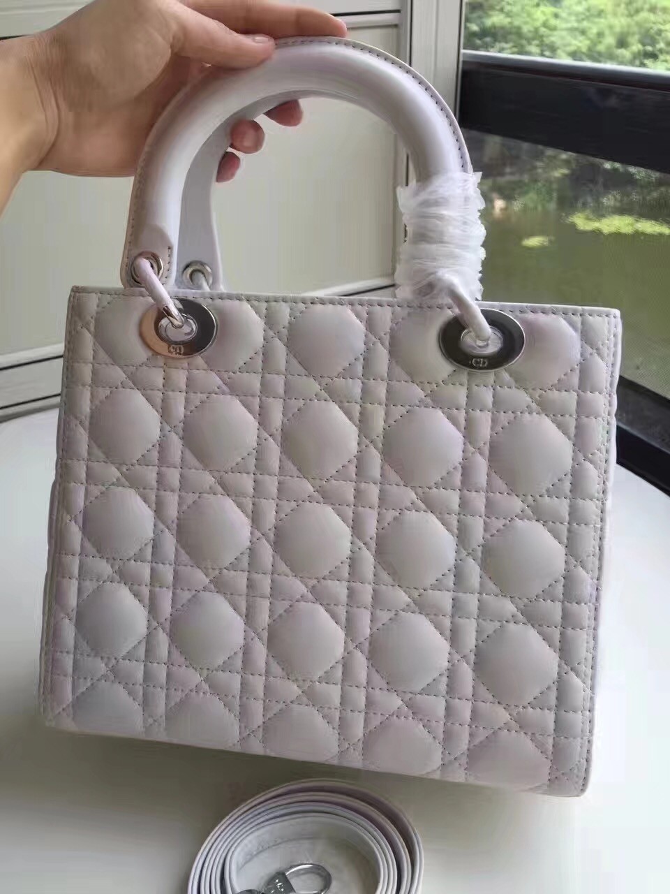 Dior Medium Lady Dior Bag In White Lambskin 713