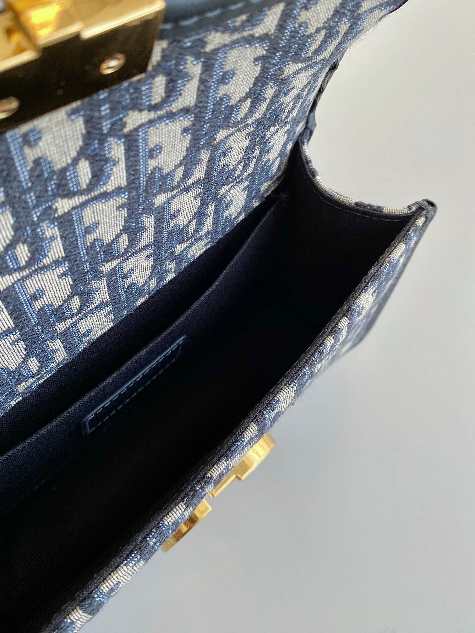 Dior 30 Montaigne East-West Bag with Chain in Blue Oblique Jacquard 527