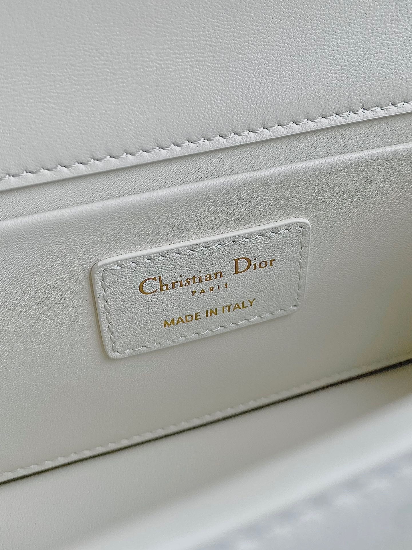 Dior 30 Montaigne East-West Bag with Chain in White Calfskin 548