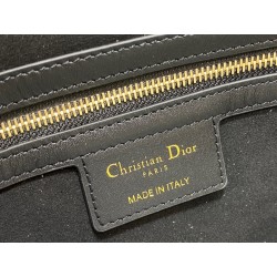 Dior 30 Montaigne Avenue Bag In Black Box Calfskin 104