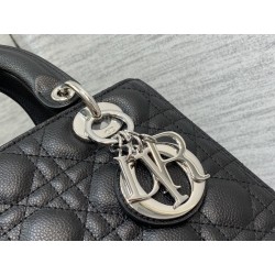 Dior Lady Dior Medium Bag in Black Grained Calfskin 552