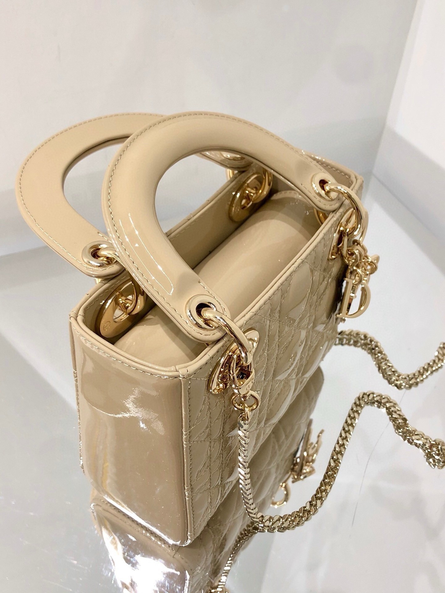 Dior Lady Dior Mini Chain Bag with Chain in Aesthetic Beige Patent Calfskin 636