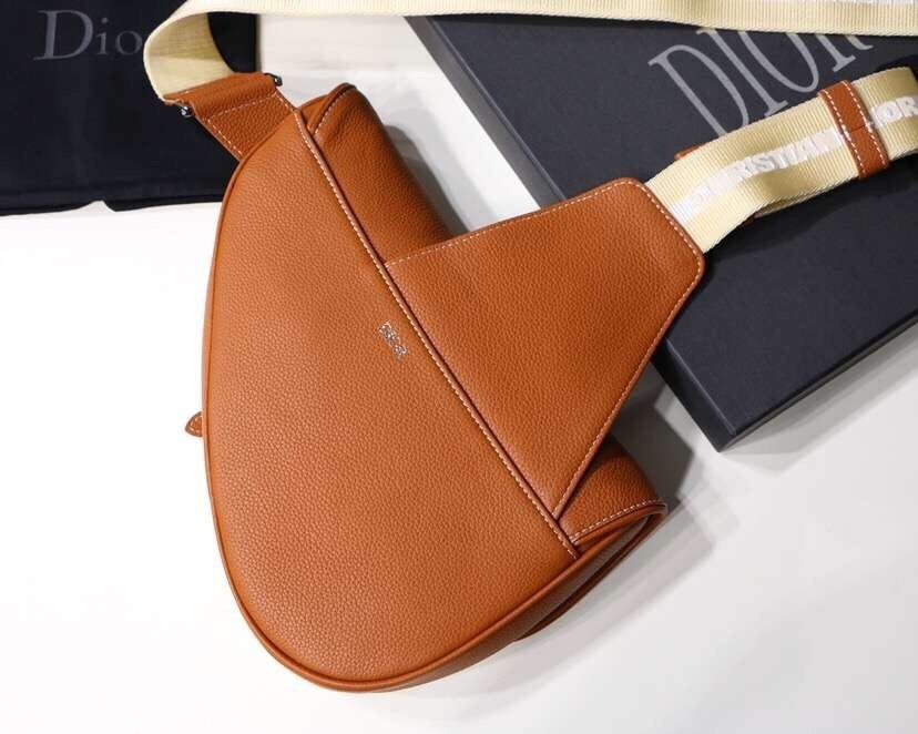 Dior Men's Saddle Belt Bag In Brown Grained Calfskin 546