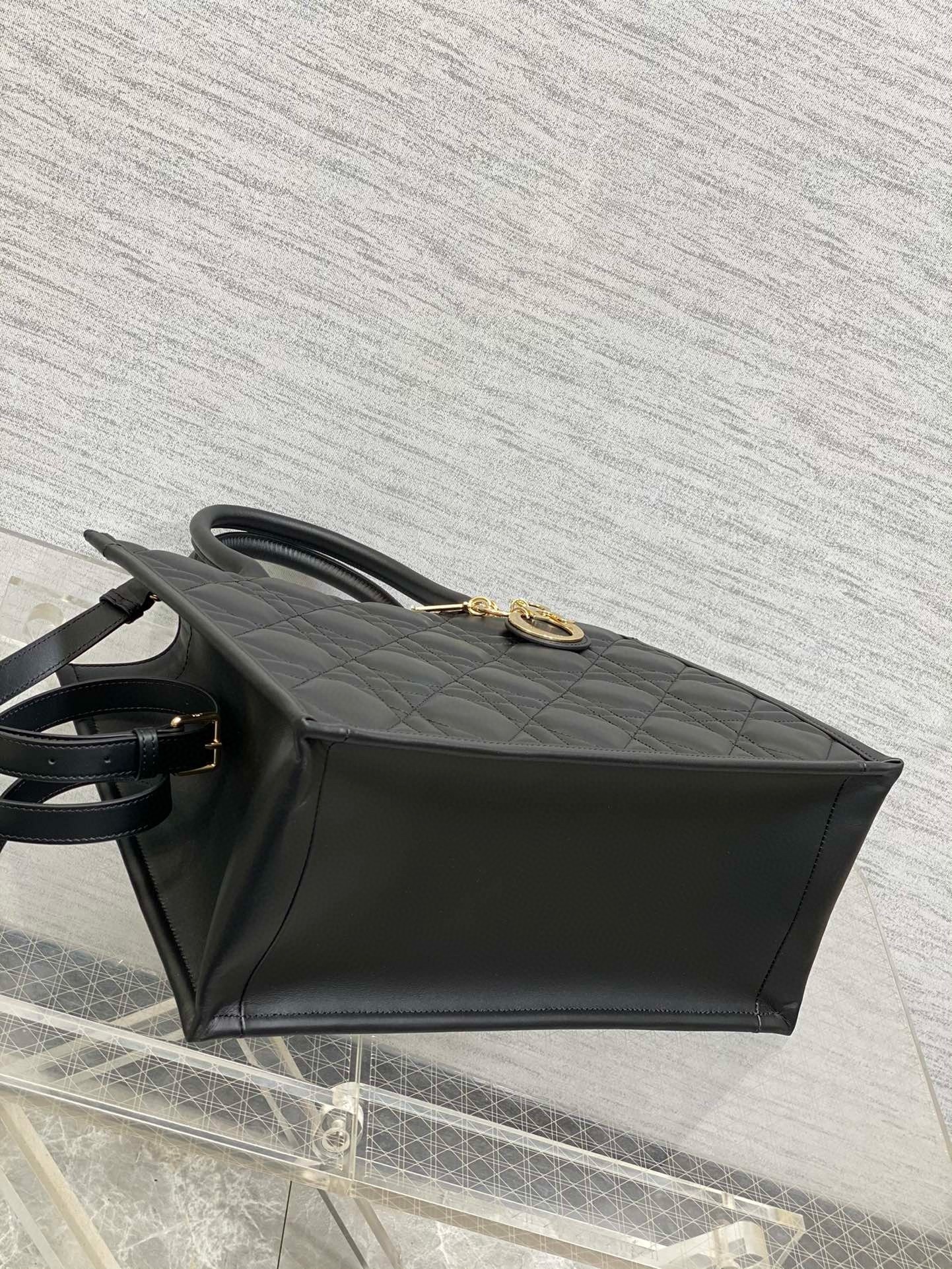 Dior Medium Book Tote Bag with Strap in Black Macrocannage Calfskin 135