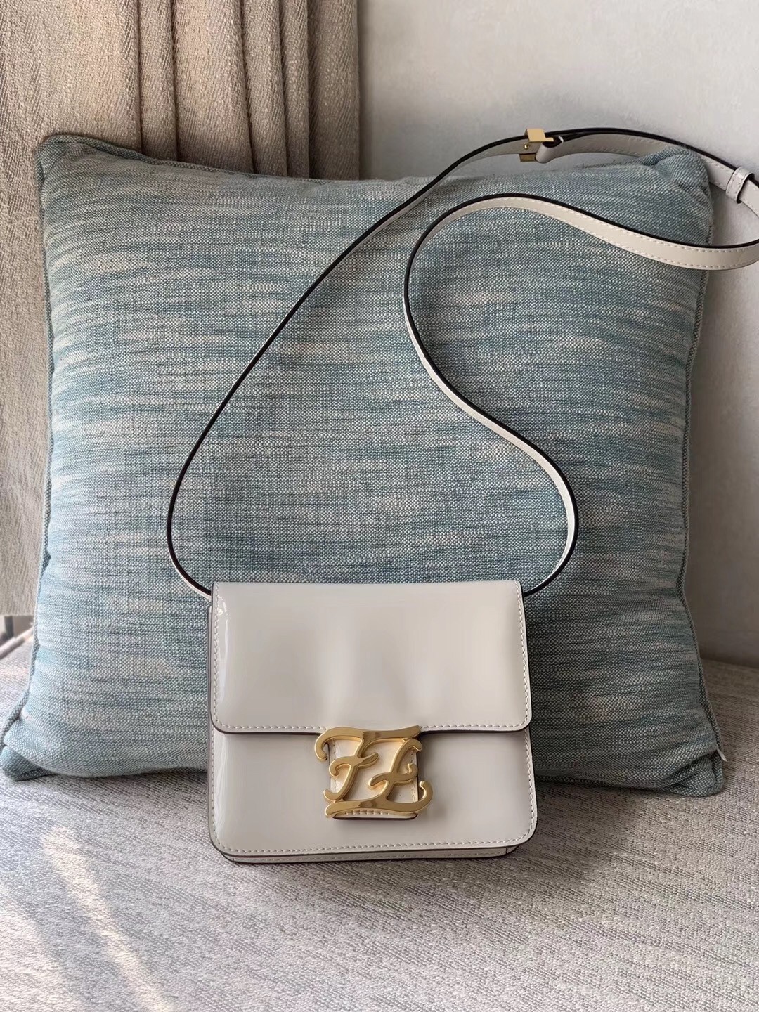 Fendi Karligraphy Bag In White Patent Leather 002