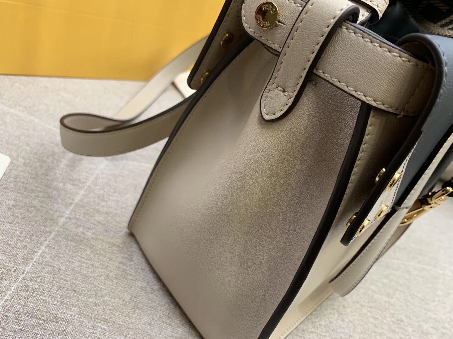 Fendi Regular Flip Tote Bag In Beige Calfskin 995