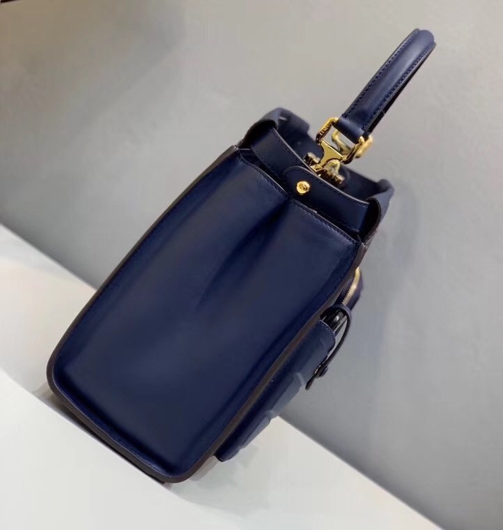 Fendi Peekaboo Pocket Medium Bag In Blue Calfskin 650
