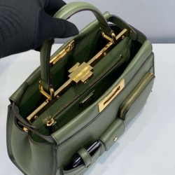 Fendi Peekaboo Pocket Medium Bag In Green Calfskin 552